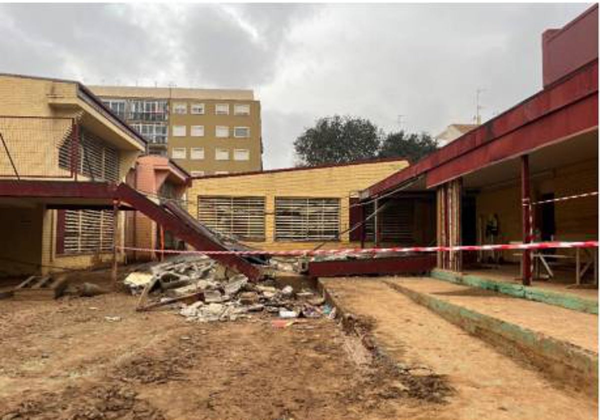 El uso de una excavadora y la falta de prevención de Tragsa, claves en la muerte de un obrero que limpiaba un colegio por la dana