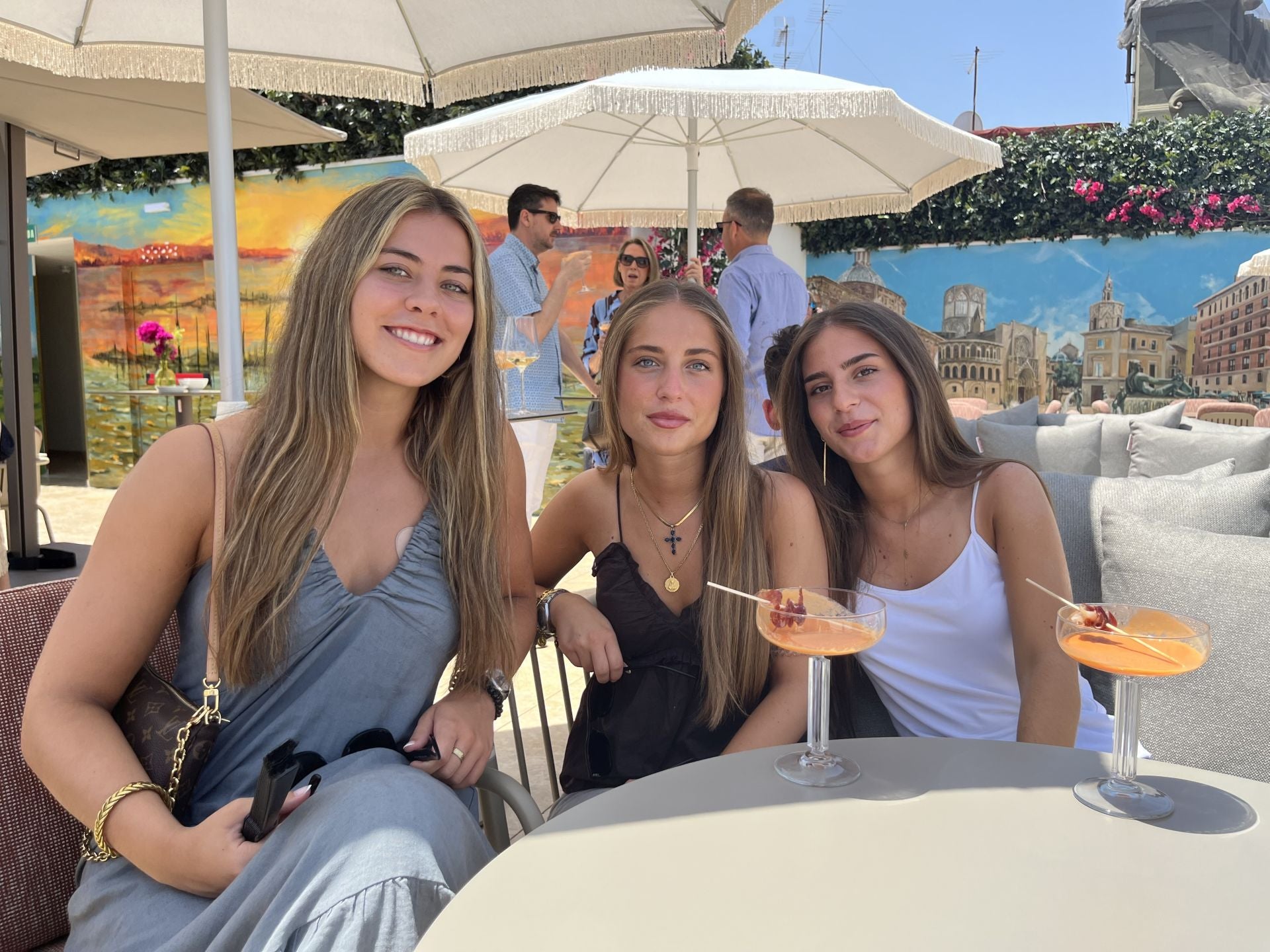 Carmen Sánchez, Lucía y Amparo Cabero.