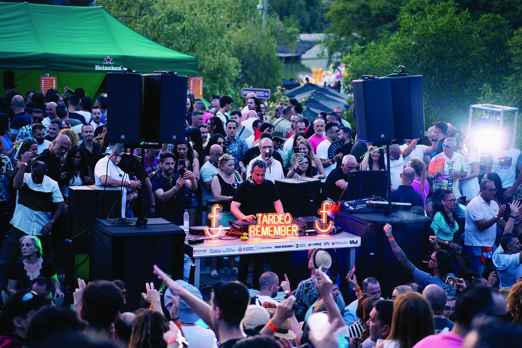 El festival combinará lo mejor del sonido Remember de los años 90 y 2000 con una potente sesión nocturna de techno.