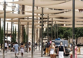 Toldos para protegerse del sol en Valencia.