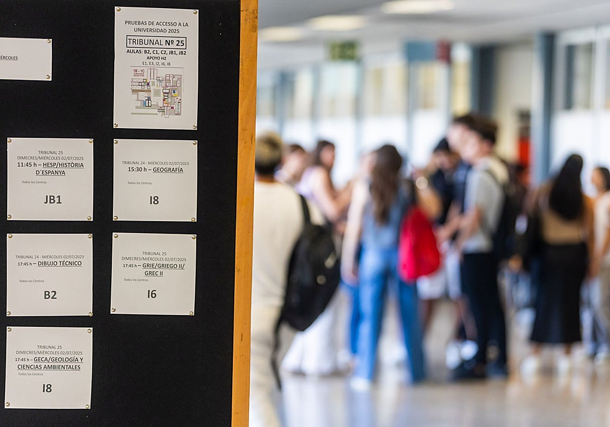 Primer día de la selectividad de julio en la UPV.