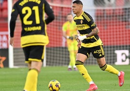 Kervin Arriaga, durante un partido en LaLiga Hypermotion.