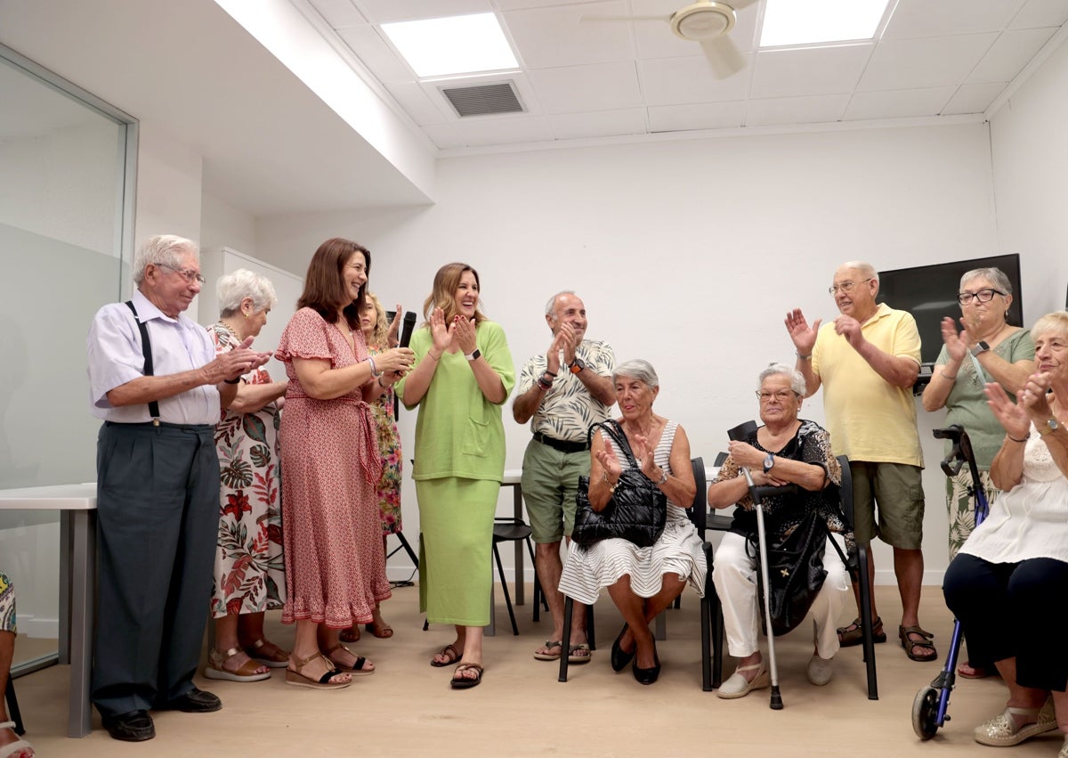 Imagen secundaria 1 - Reinauguración del centro de mayores de Horno de Alcedo.