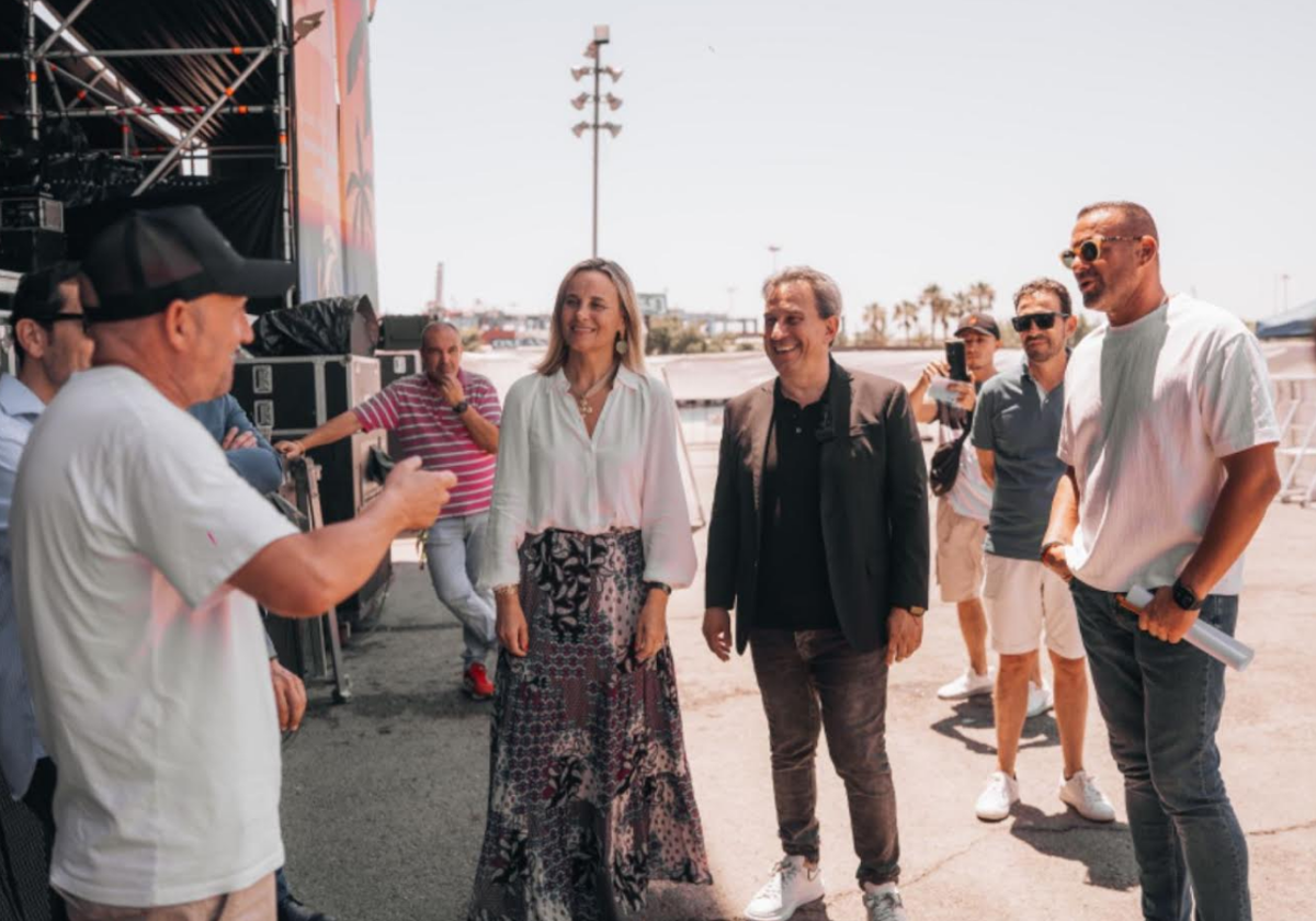 Visita a las instalaciones del festival «Homenaje a la Ruta 90s & 2Mil», que se celebrará este sábado 5 de julio en La Marina Norte
