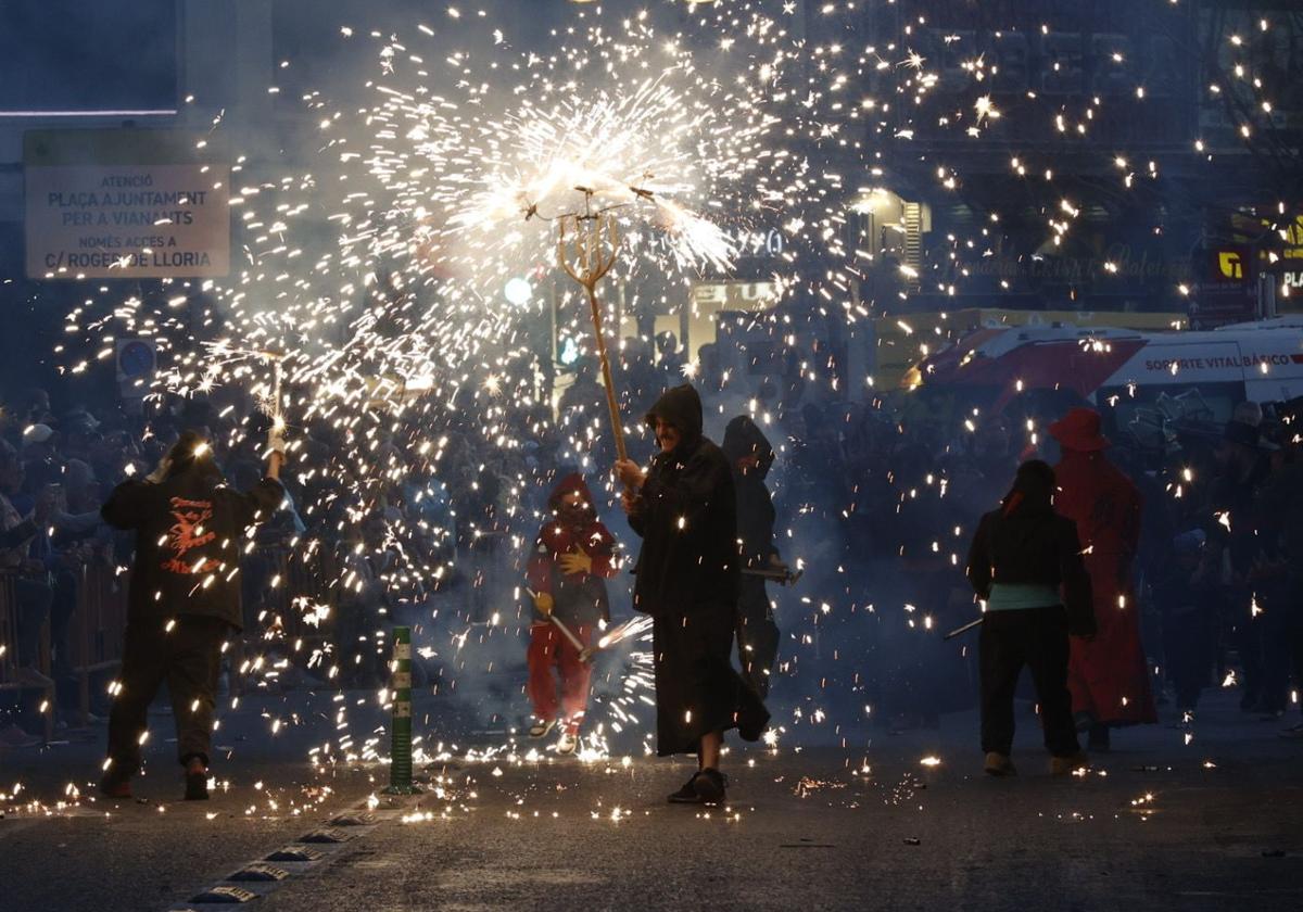 Correfoc en las calles de Valencia en una imagen de archivo.