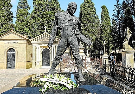 Tumba Paquirri en en Sevilla.