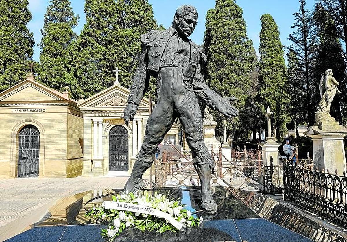 Tumba Paquirri en en Sevilla.