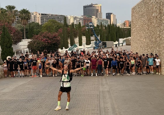 Darío Franco, impulsor de Frolik, con parte de la comunidad de runners.