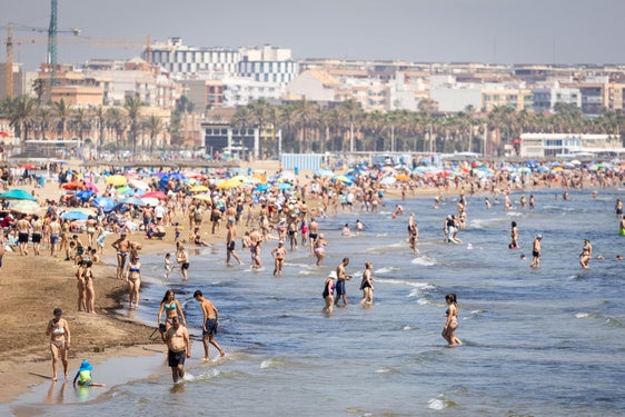 Darse un baño, opción ante las altas temperaturas.