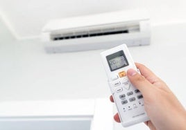El precio de la luz se desploma este domingo con la nueva tarifa y deja cuatro horas a cero euros: las franjas más baratas y más caras