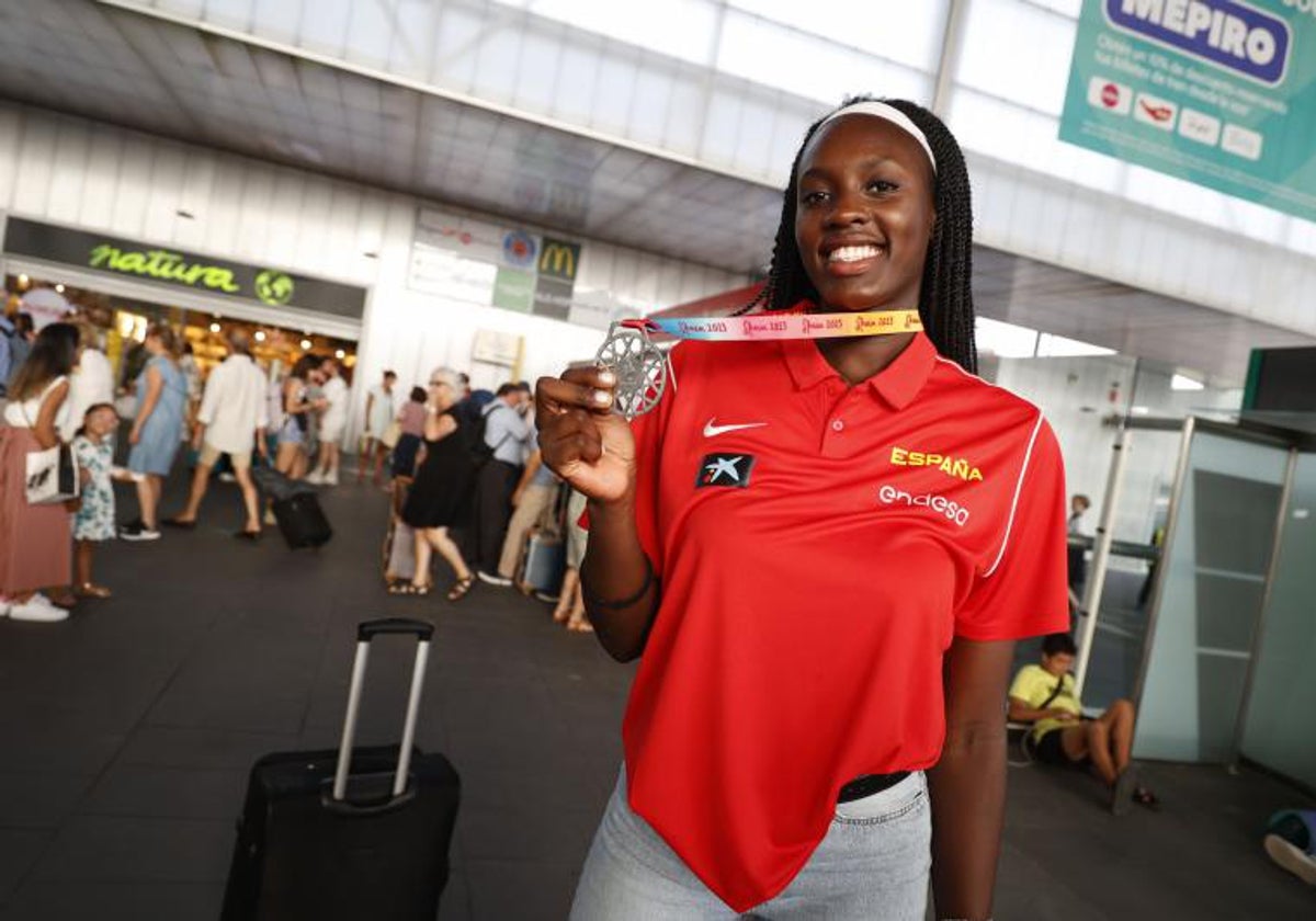 Awa Fam: «Mi sueño siempre ha sido ir a la selección y a la WNBA»