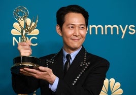 Lee Jung-jae, Protagonista de la serie «El juego del calamar» en una alfombra roja