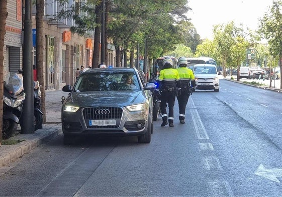 Control de un carril bus en Valencia.