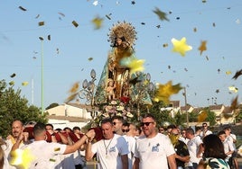 La imagen peregrina de la Virgen de los Desamparados visita L'Eliana