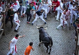 El peligroso segundo encierro de San Fermín 2025, en imágenes