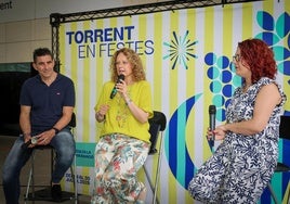 La alcaqldesa Folgado (c) en la presentación de las fiestas este martes.
