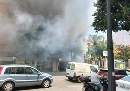 La nube de humo en la avenida del Puerto.