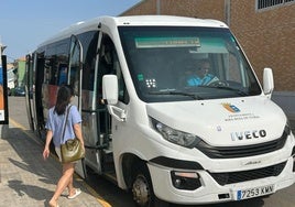 Autobús que da servicio a los polígonos.