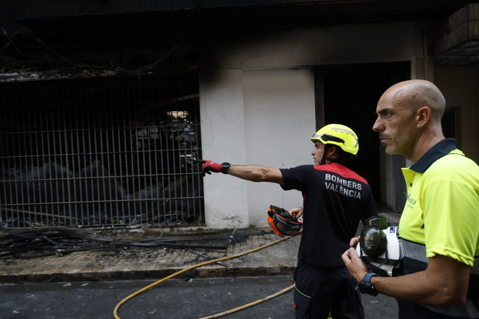 FOTOS | El día después del incendio en la avenida del Puerto
