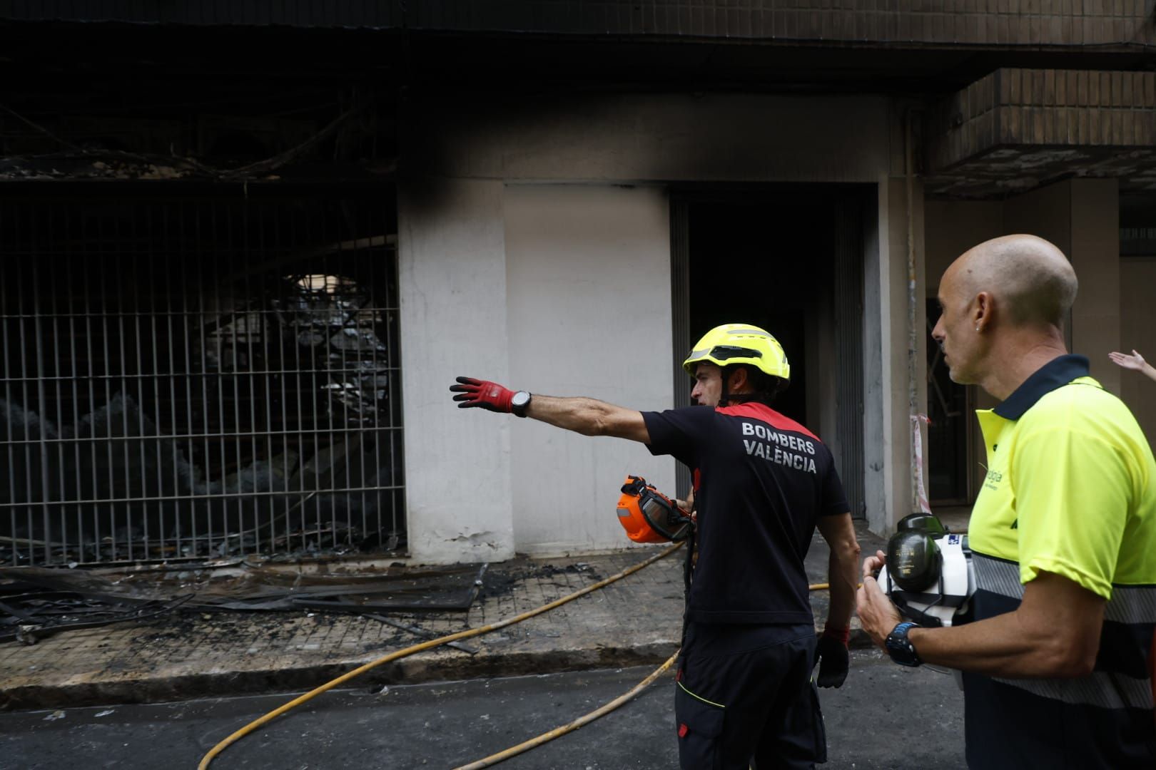 FOTOS | El día después del incendio en la avenida del Puerto