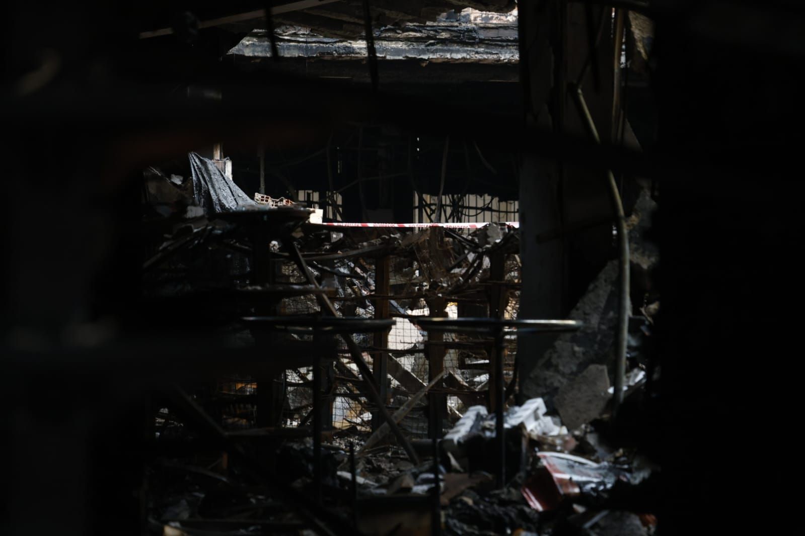 FOTOS | El día después del incendio en la avenida del Puerto