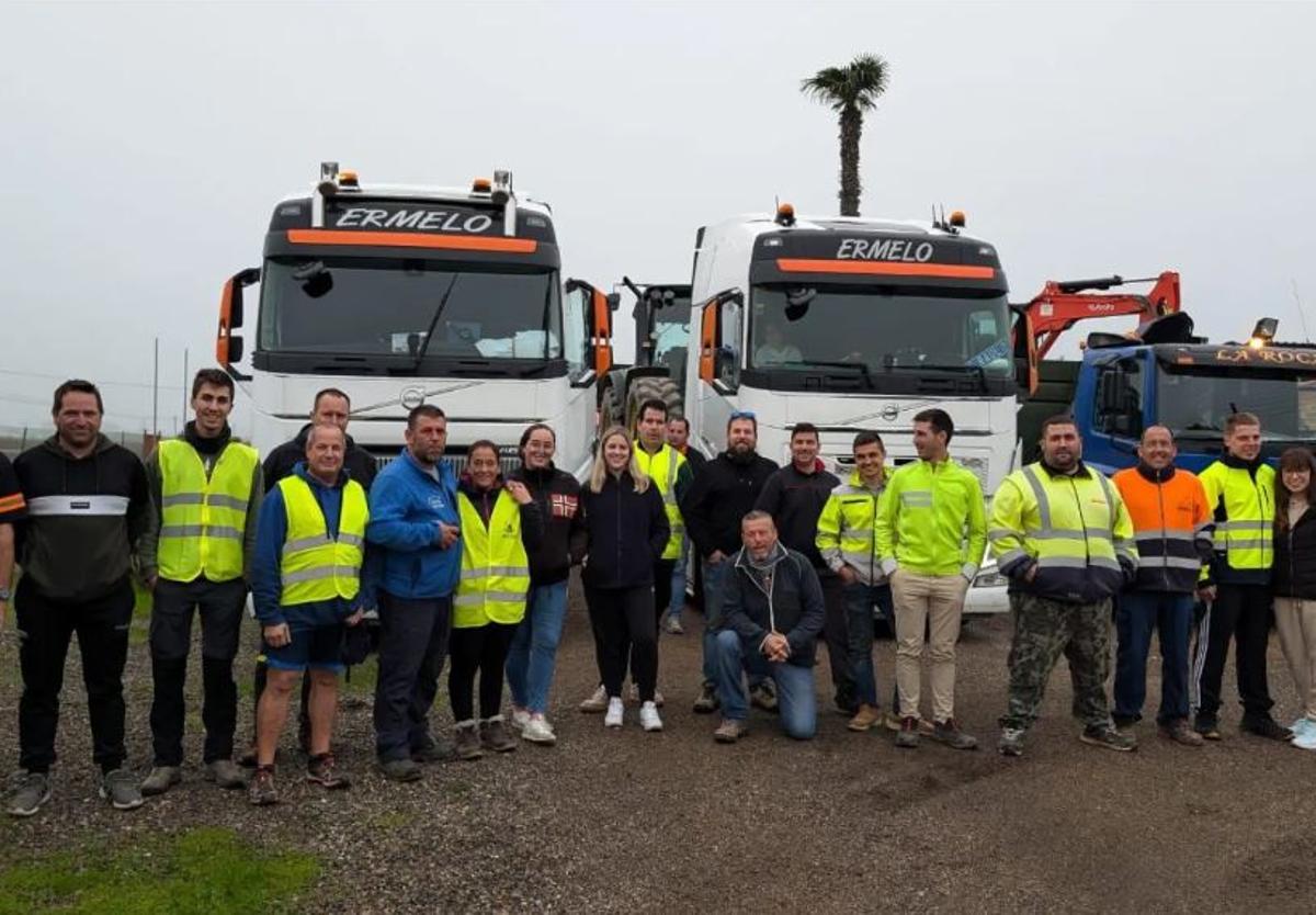 Muere uno de los primeros héroes que limpió con su tractor el barro en Valencia tras la dana