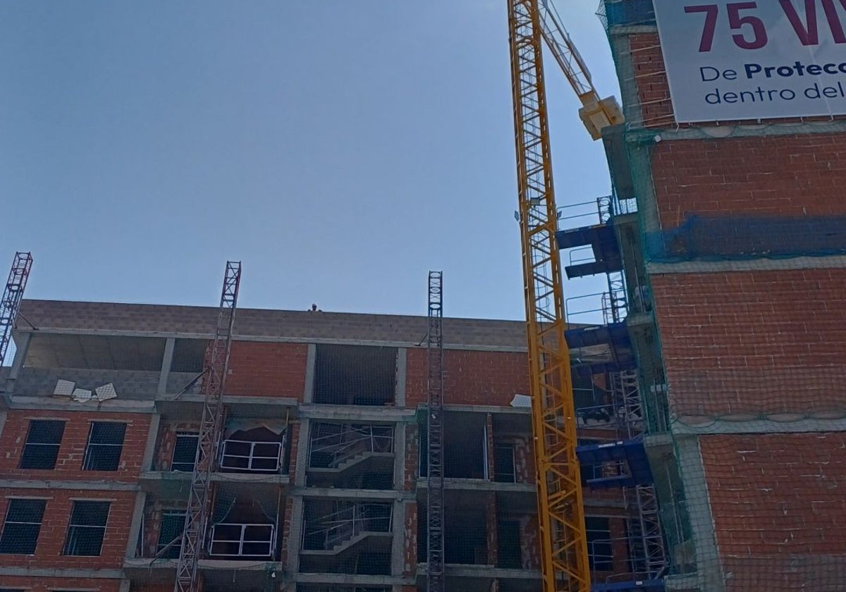 Obras de las viviendas de promoción pública en Tarongers.
