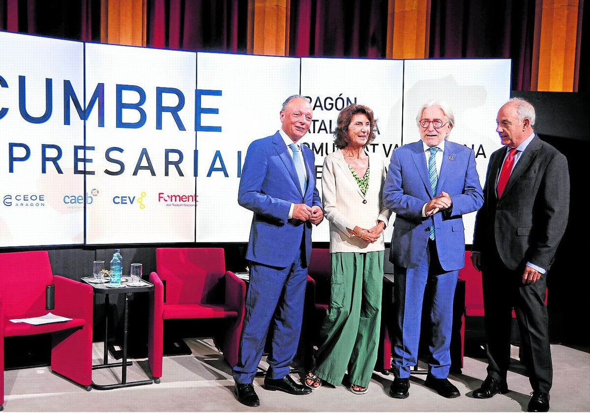 Salvador Navarro, Carmen Planas, Josep Sánchez Llibre y Miguel Marzo, este jueves, en Barcelona.