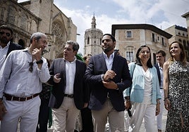 Ignacio Garriga, este jueves en Valencia junto a Vicente Barrera, José María Llanos y Llanos Massó.
