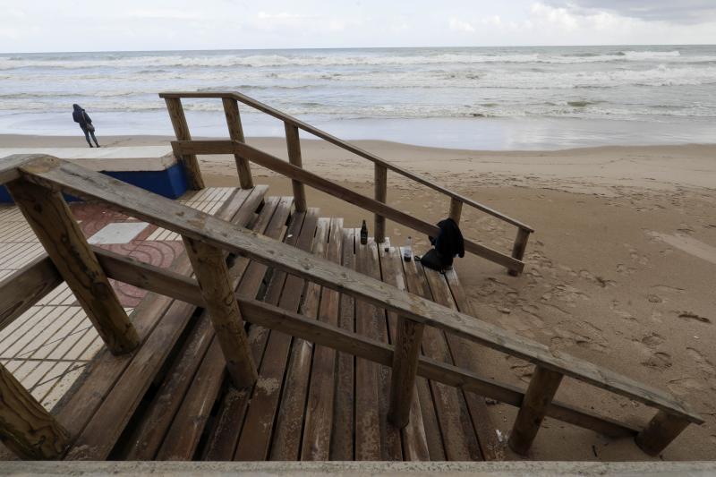 Vuelven a cerrar al baño cinco playas de la Comunitat por contaminación fecal