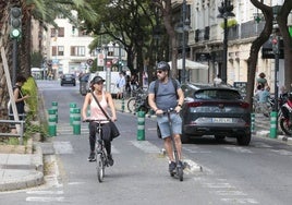 Carril bici de la avenida Reino de Valencia.