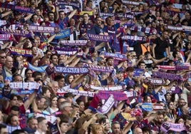 Los aficionados del Levante en el último partido del Ciutat de Valencia la temporada pasada.