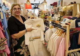 Sonia Pérez, en la tienda Mediterráneo, Market & Co, en la plaza de la Virgen.