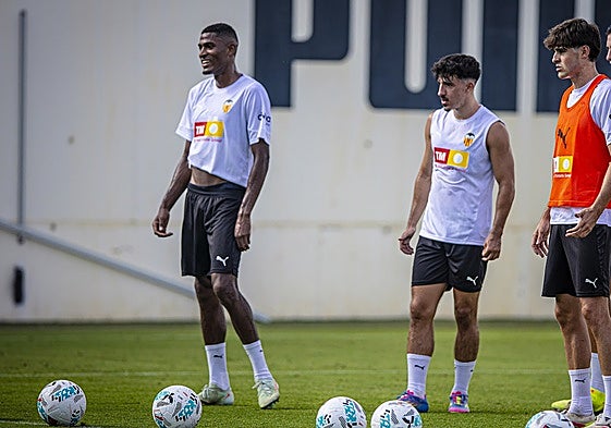 Mosquera, Tárrega, Diego López y Javi Guerra, durante el entrenamiento de esta mañana.