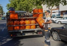 Reparto de butano en una imagen de archivo.