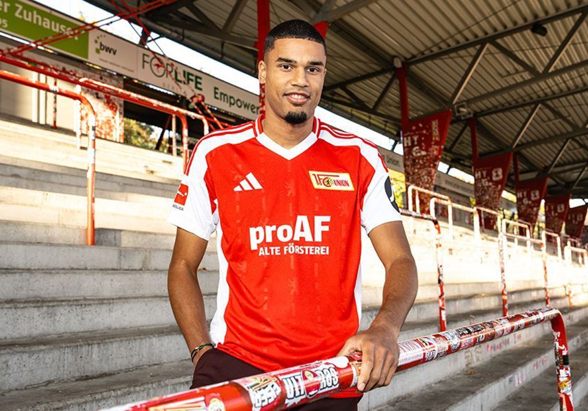 Danilho Doekhi posa en el estadio del Union Berlin