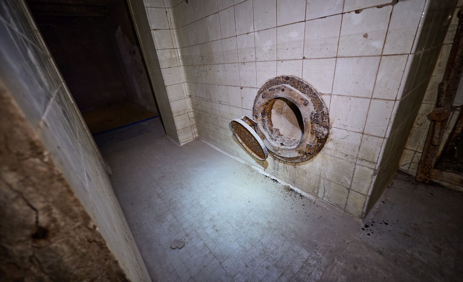 FOTOS | Así es por dentro el refugio antiaéreo del Palacio de Montortal en Valencia