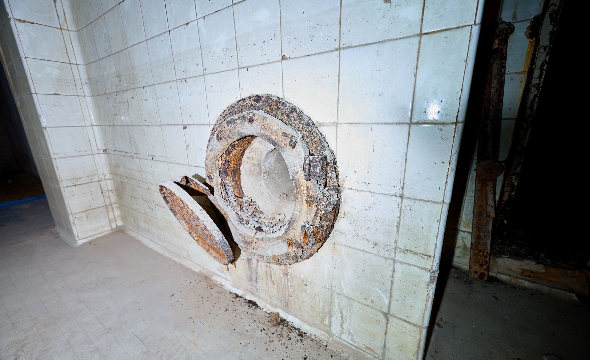 FOTOS | Así es por dentro el refugio antiaéreo del Palacio de Montortal en Valencia