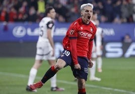 Bryan Zaragoza celebra un gol contra el Valencia