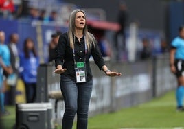 Emlily Lima, durante un partido de Perú.