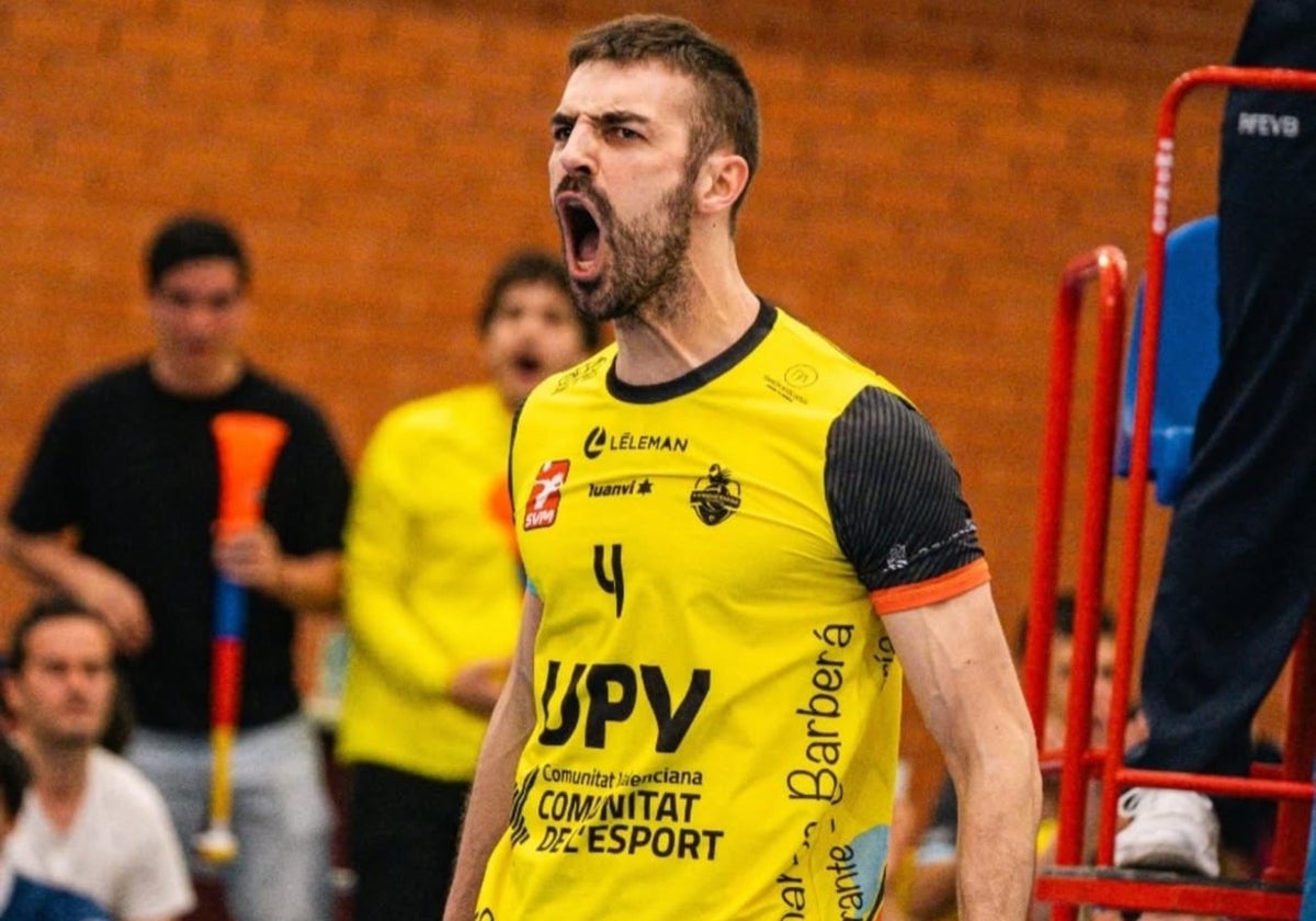 Javier Monfort celebrando un punto.