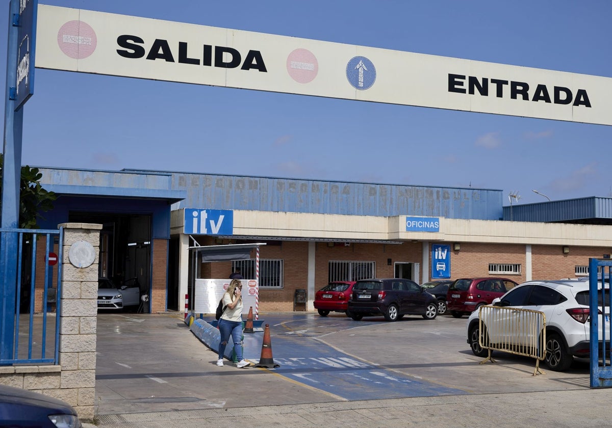 Acceso a la estación valenciana de Vara de Quart.