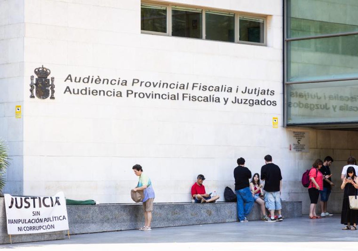 Condenados dos exalcaldes de Enguera y otro de Requena por contratos investigados en Taula