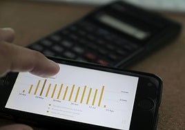 Factura con el precio de la luz.