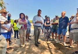 Martínez Mus, en la visita al municipio de Calles este jueves,