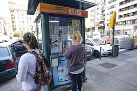 Venta de cupones de la ONCE, en un quiosco. Imagen de archivo.