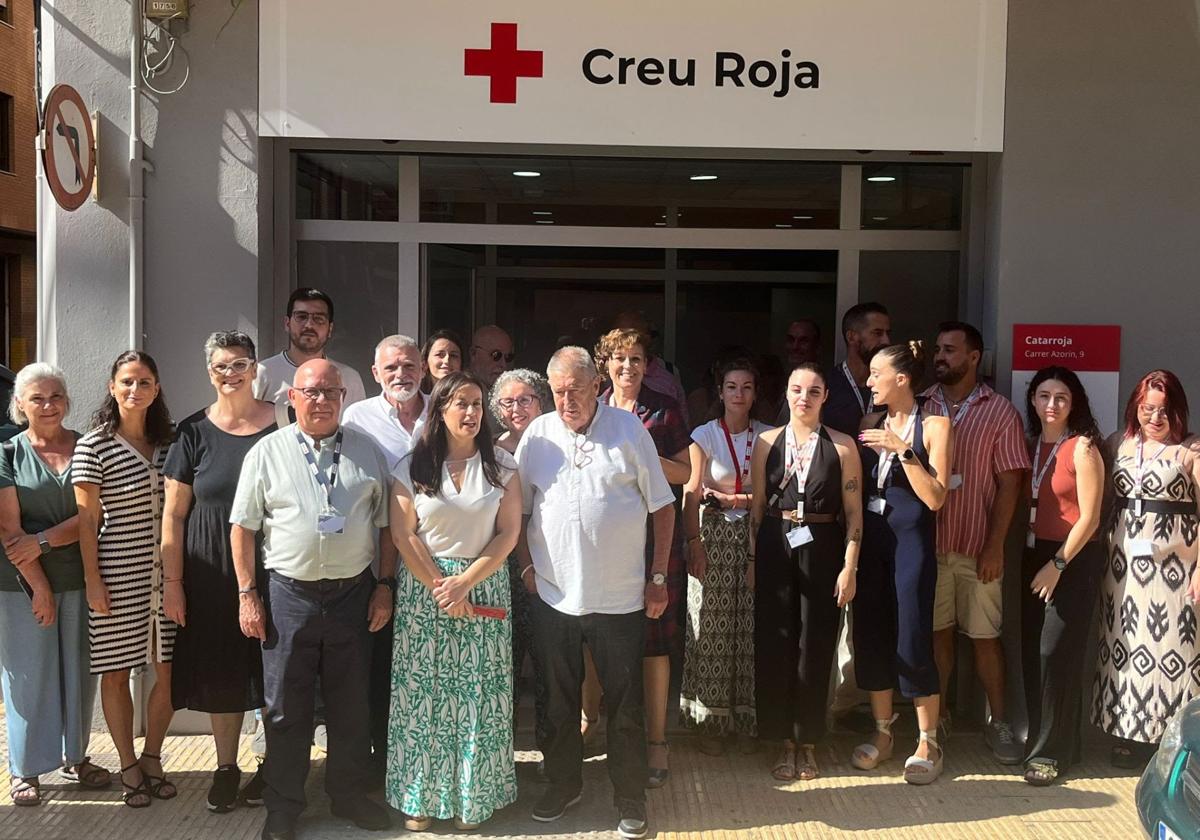 Asistentes a la inauguración oficial de la sede.