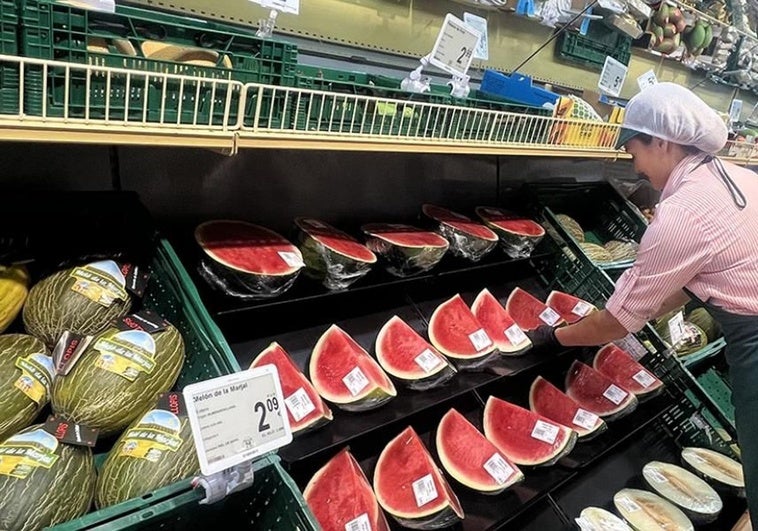Consum desvela el origen de los melones y sandías de sus supermercados