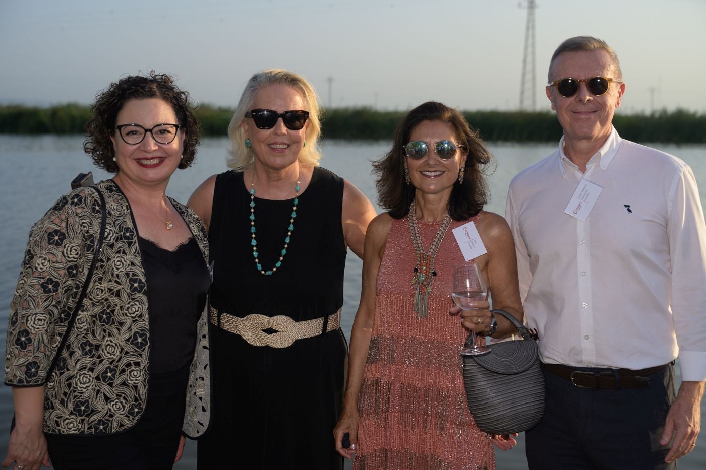 Emi Boix, Isabel Galbis, Ana Iranzo y José Manuel Soucase, en la fiesta de verano de Club Cámara.