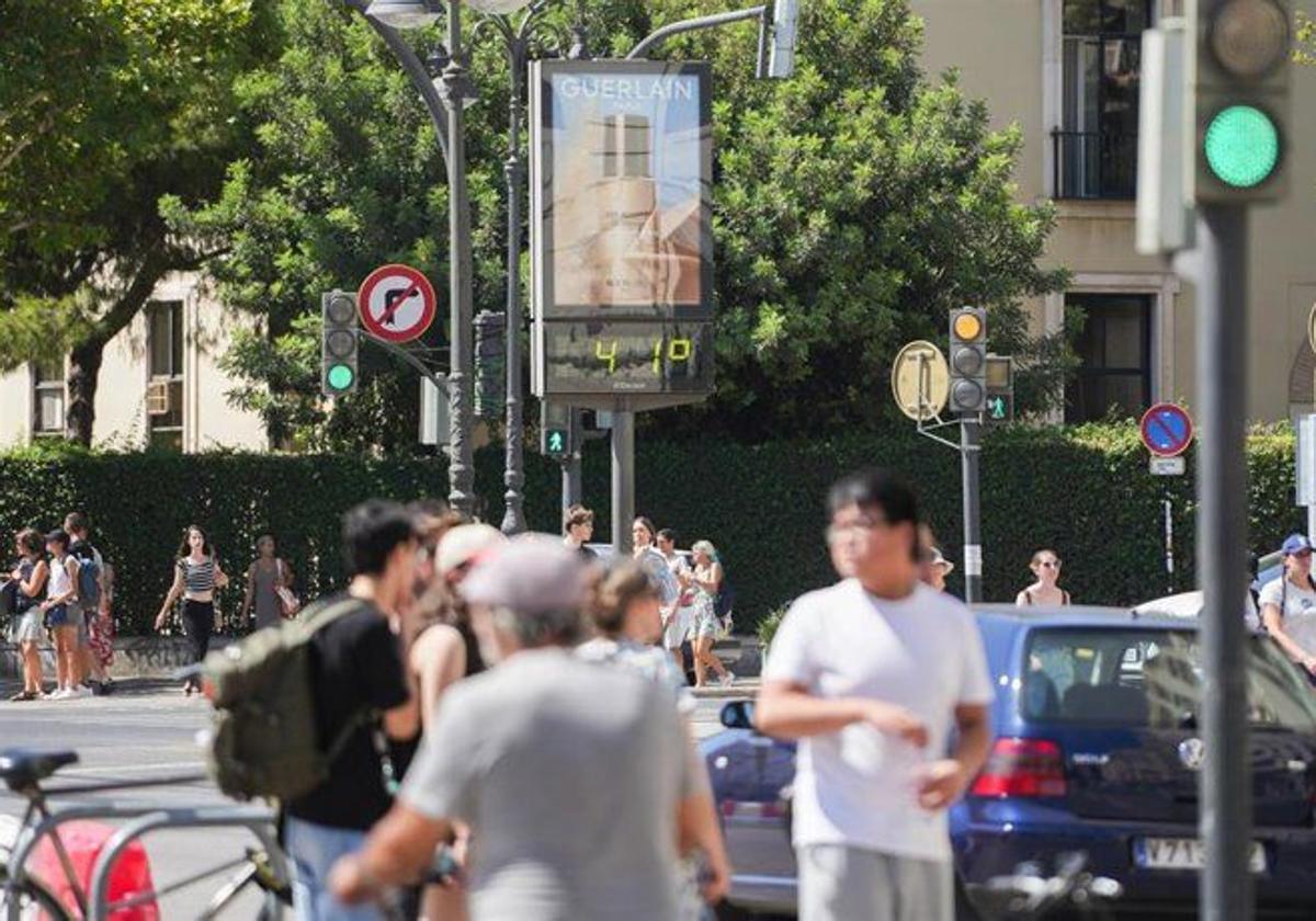 Un termómetro marca 41ºC en Valencia.